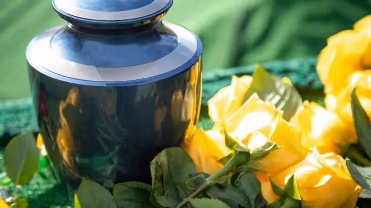 Beautiful Ways to Honor and Memorialize Your Loved One’s Ashes
